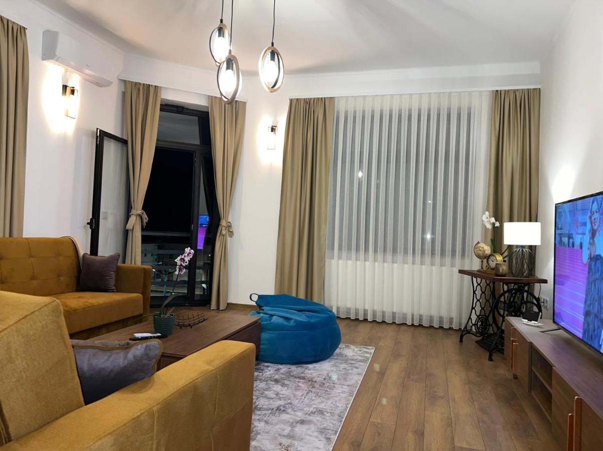 Penthouse Center